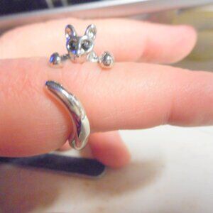 silver color cat, finger hugger with black eyes ring sz 7